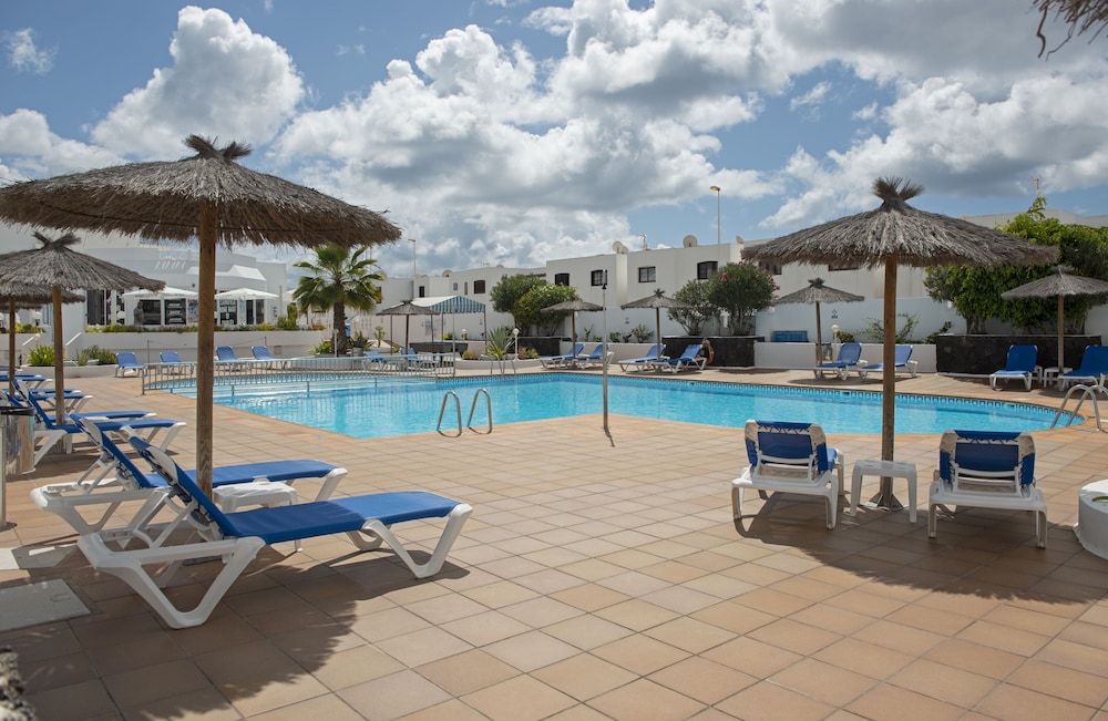 Apartamentos LIVVO Oasis 33/70