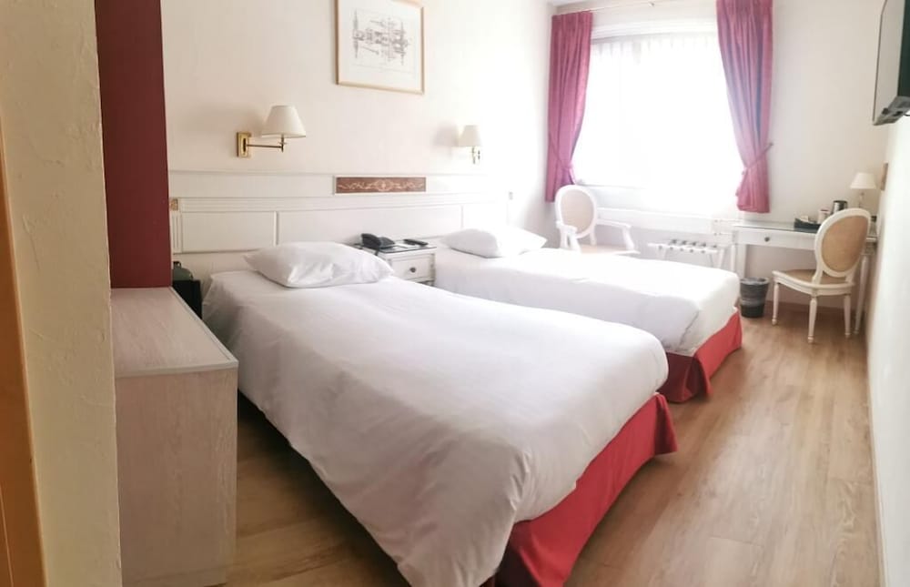 Des Horlogers Hotel 6/26