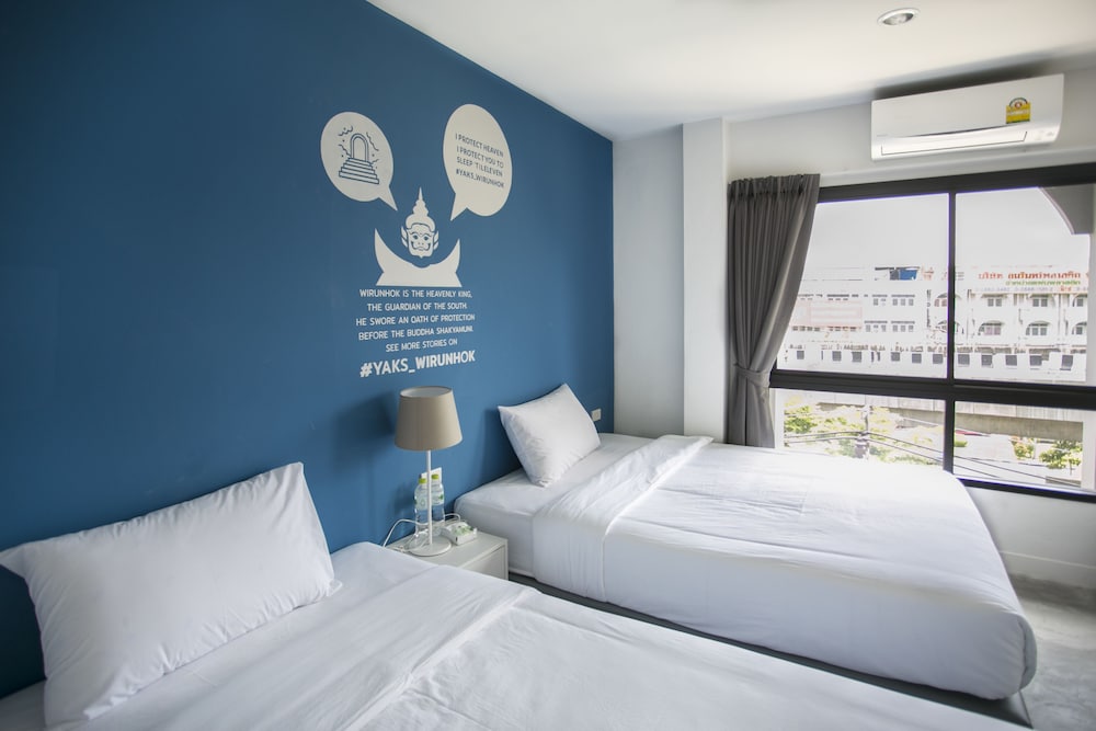 PRIVATE, TWIN BEDS, SHARED BATHROOM