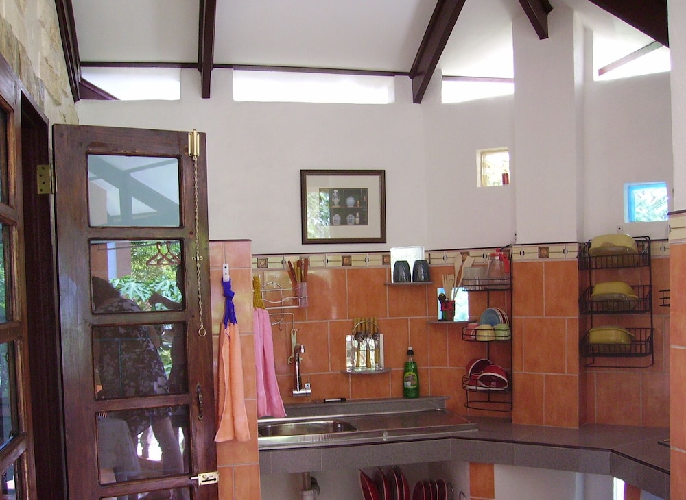 Alonaland Resort Apartelle 37/50