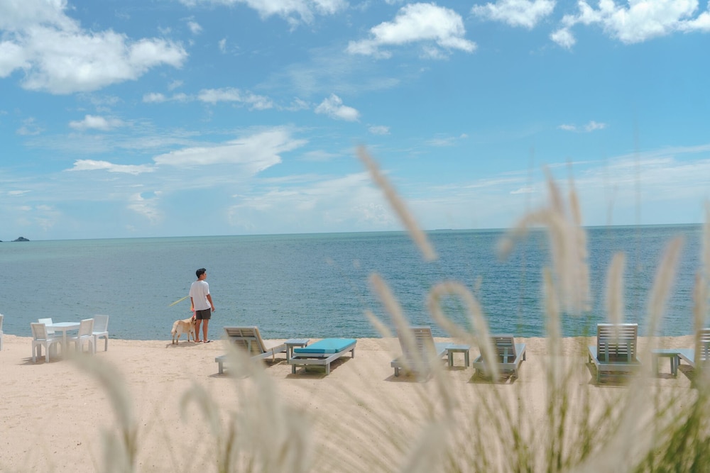 Sanae Beach Club 68/68