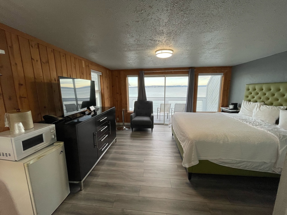 Tides Inn Suites 27/75