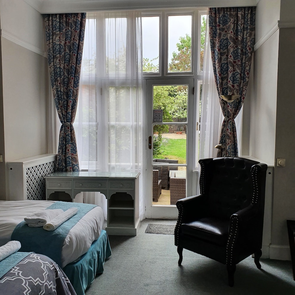 St Margarets Hotel 34/68