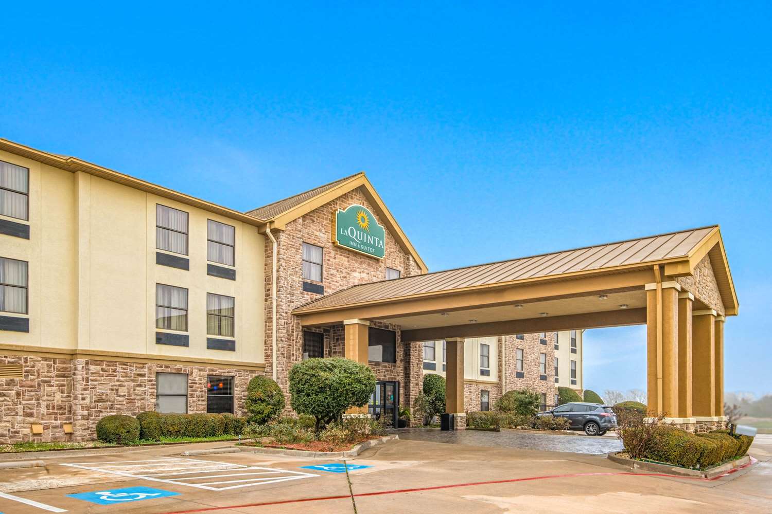 La Quinta Inn & Suites by Wyndham Denison - N. Lake Texoma 31/35