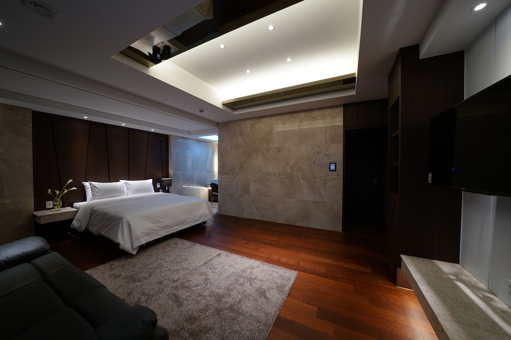 Bentley Hotel Chungjang 10/38