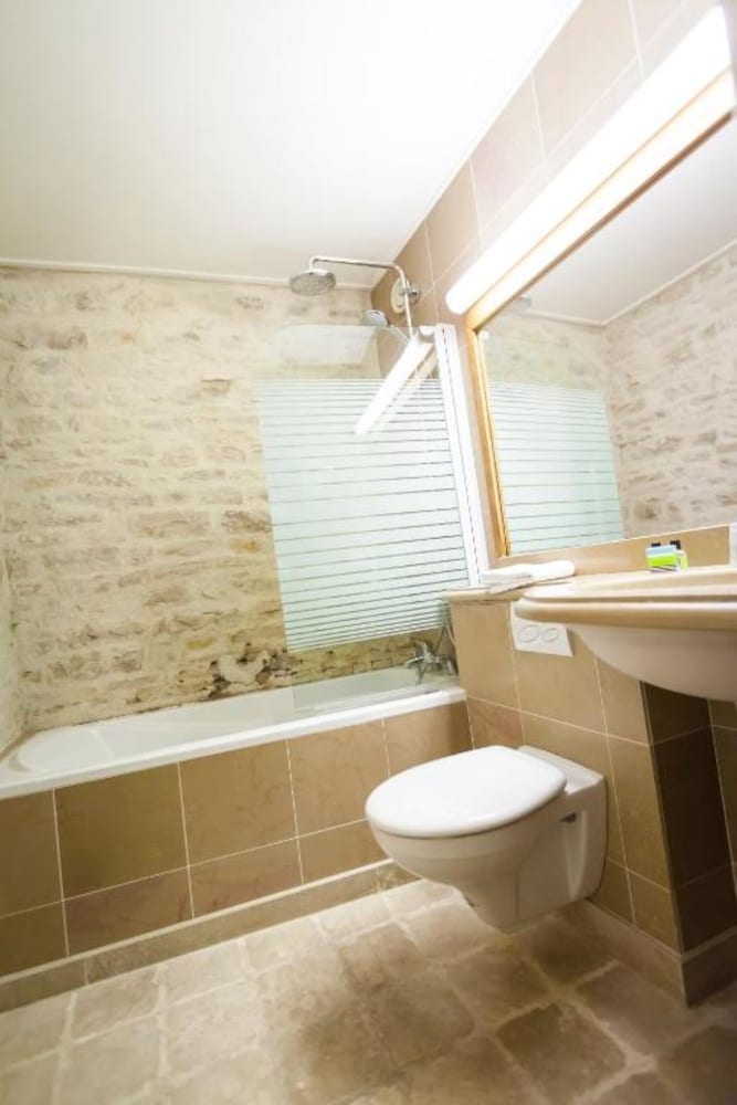 Hotel Athanor 7/46