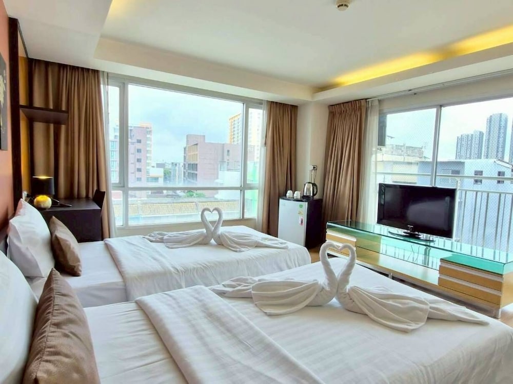 Golden Pearl Residences 18/50