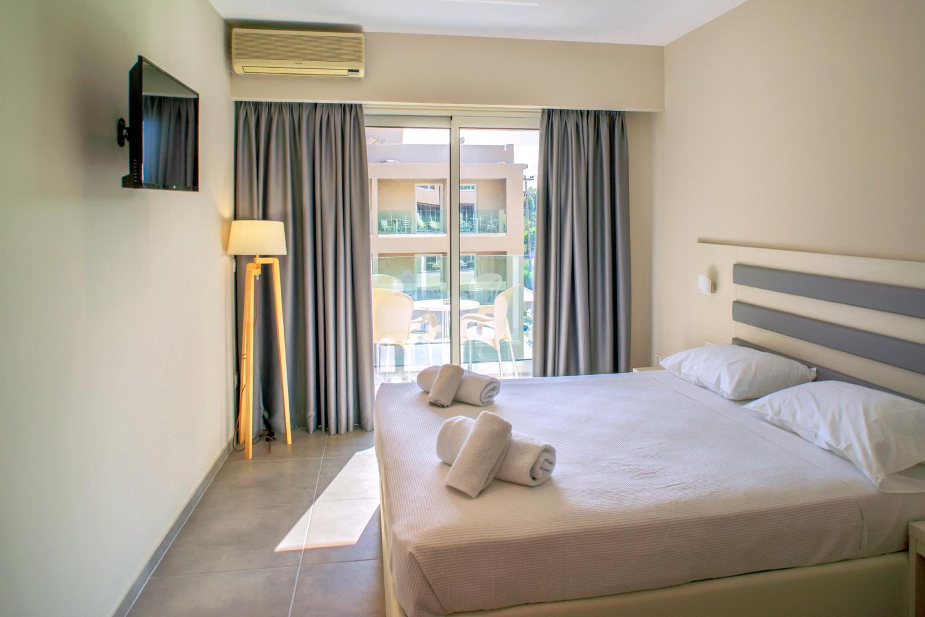 Twin Room - Promo