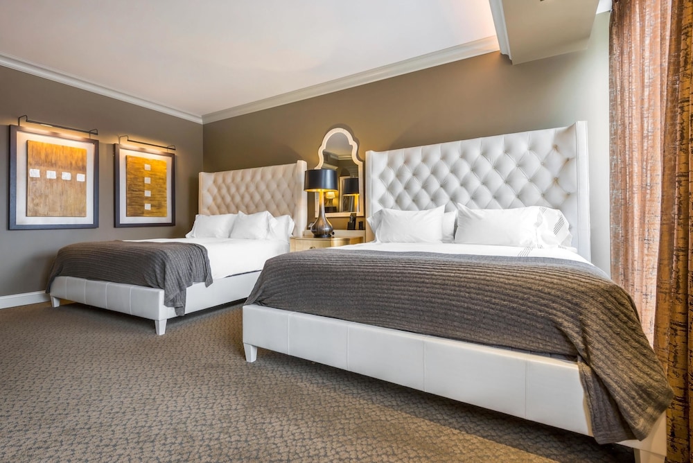 Curtiss Hotel Ascend Hotel Collection 11/50