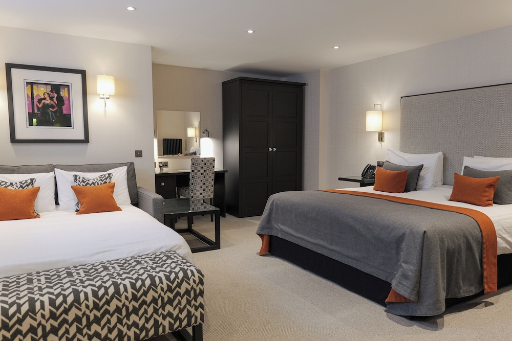 The Chester Hotel 11/49