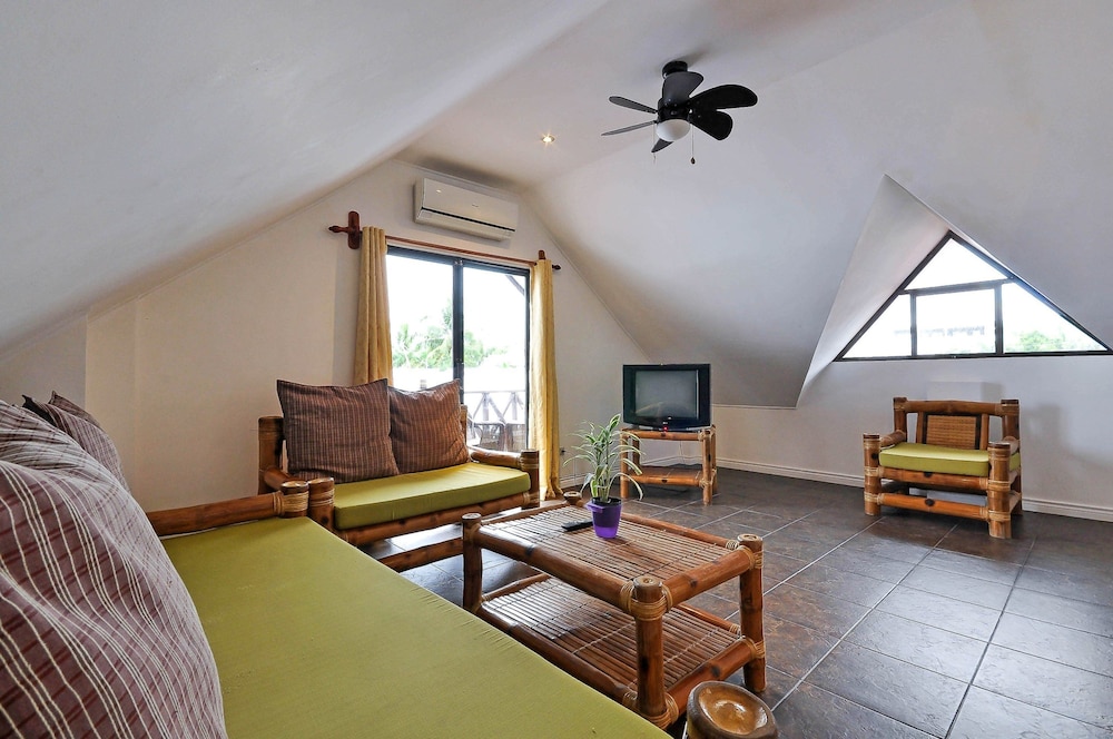 NIRVANA BEACH RESORT 33/50
