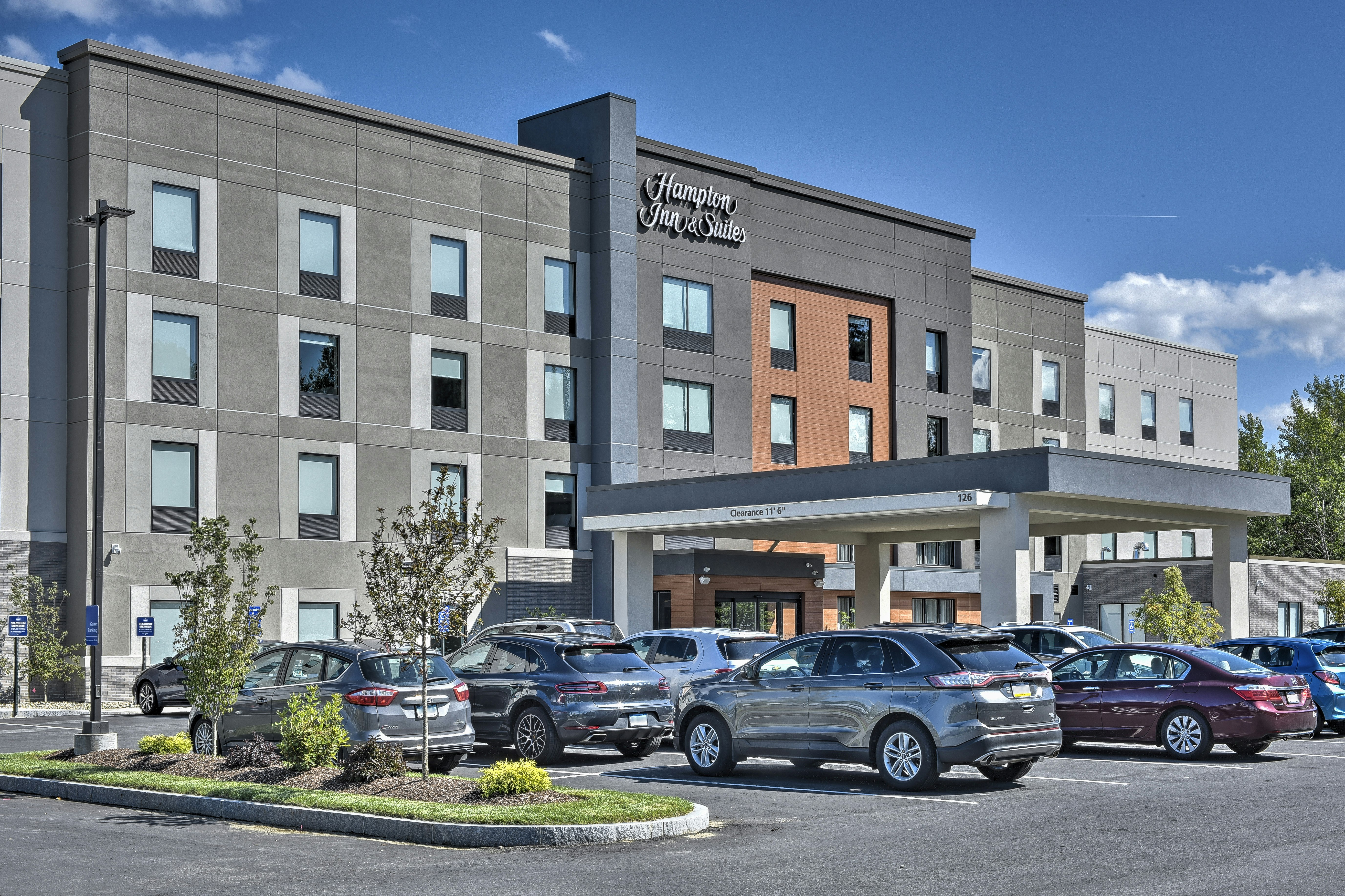 Hampton Inn and Suites Keene 45/47