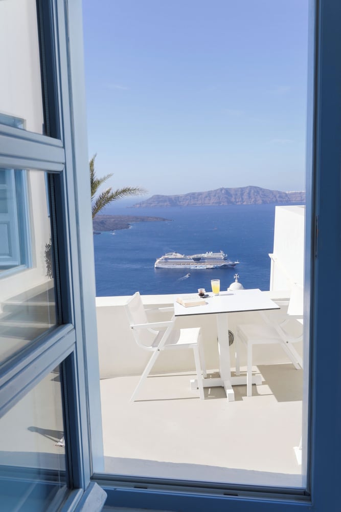 Pantelia Suites Santorini 63/71