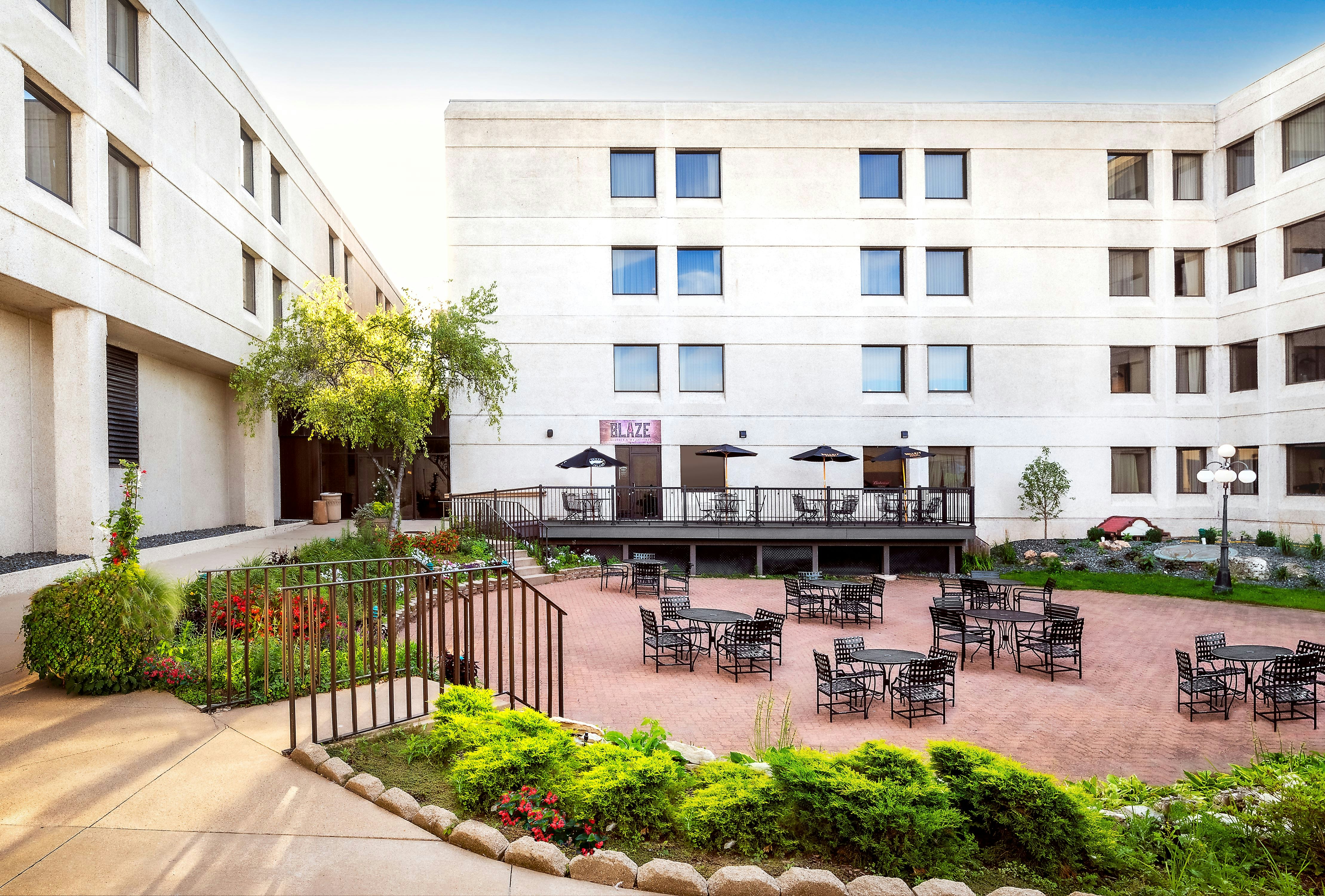Hilton Appleton Paper Valley 20/22