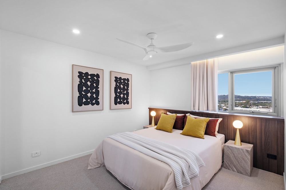 ELOUERA TOWER BEACHFRONT APARTMENTS 16/69