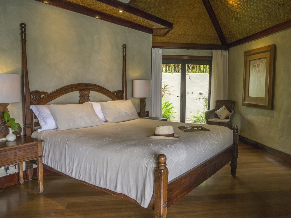 Ultimate, Villa, King Bed, Beach Front