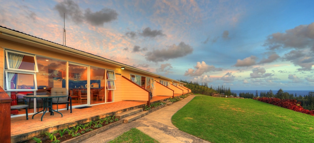 Islander Lodge Apartments 1/24