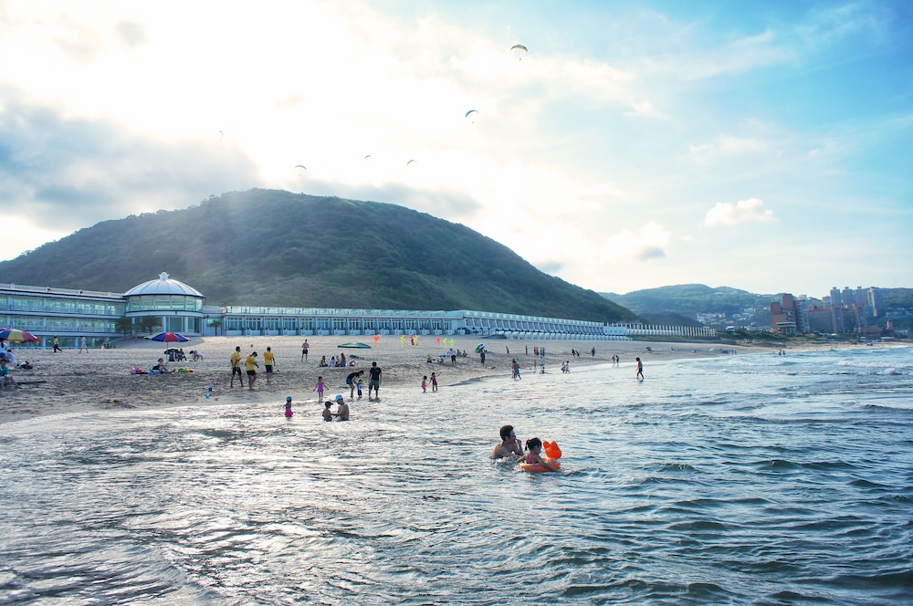 White House Beach Resort 56/71