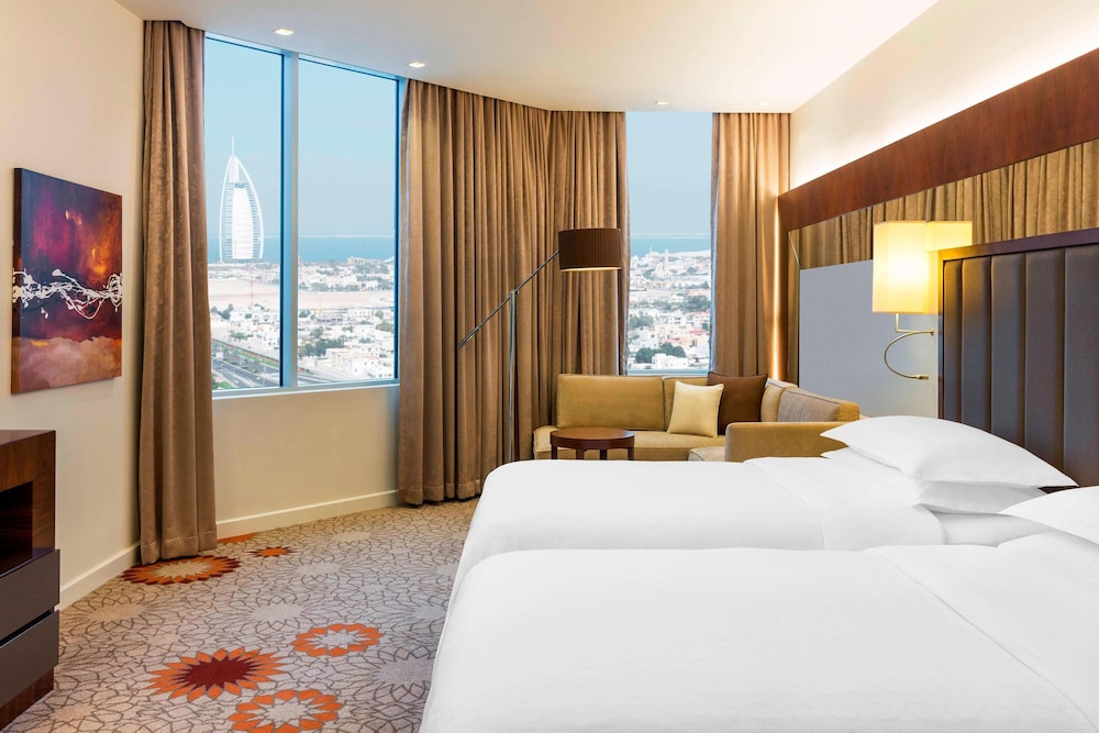 Sheraton Mall of the Emirates Hotel, Dubai 17/46