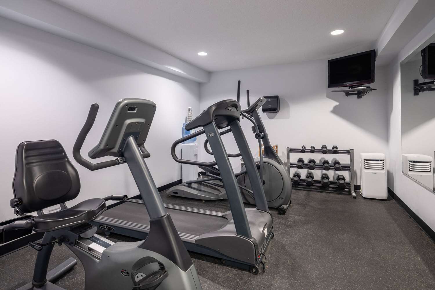 Travelodge Suites by Wyndham Saint John 8/19