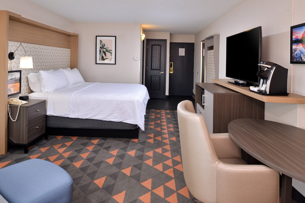 غرفة قياسية بسرير كينج لذوي الإعاقة، Holiday Inn Great Falls 5/10