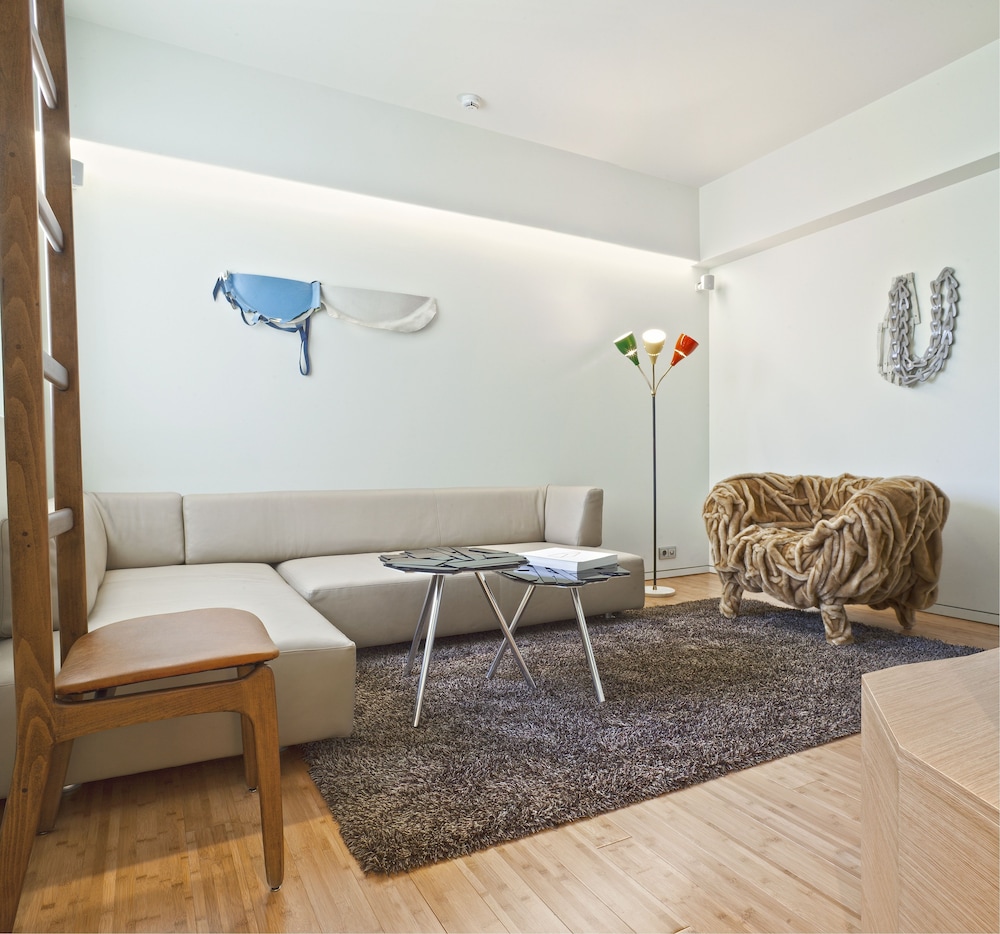 New Hotel 26/61
