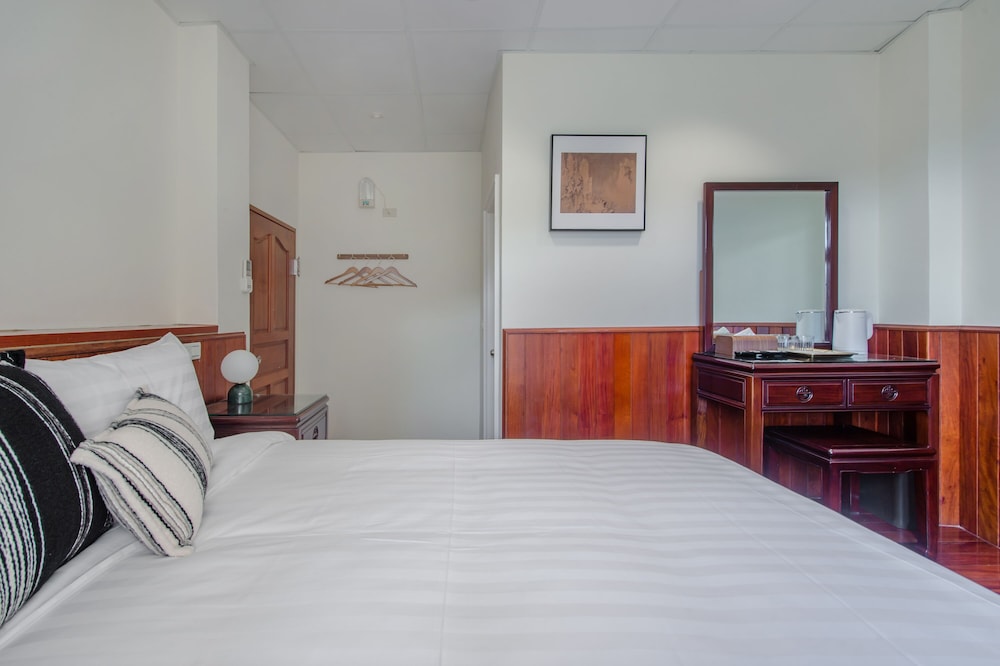 Room, Double Bed, Street View