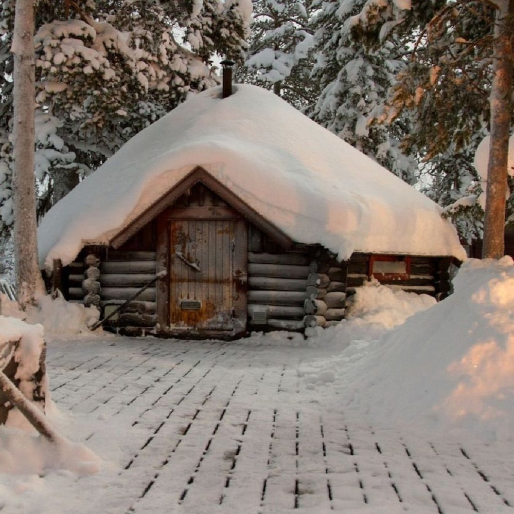 Lappeasuando Lodge 6/33