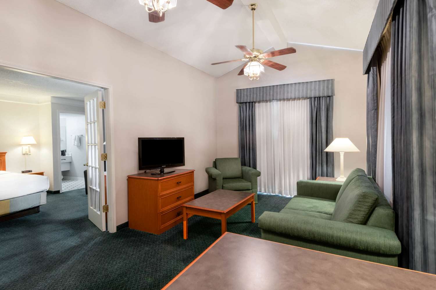 La Quinta Inn Farmington 28/44