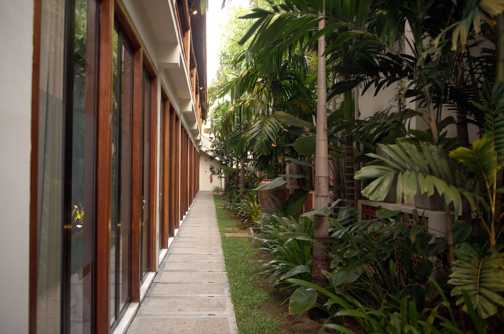 Muntri Grove 42/44