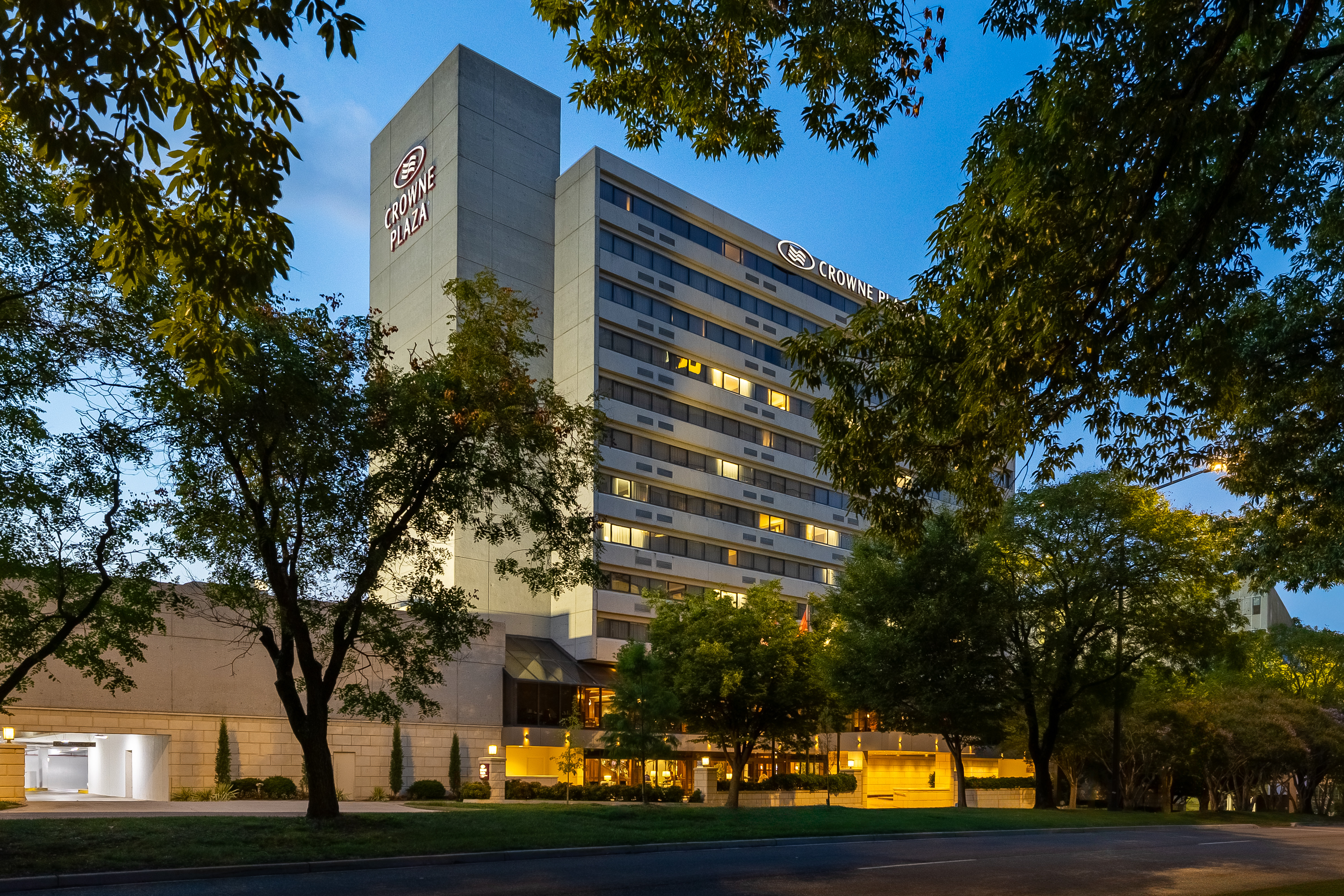 Crowne Plaza Hotel Knoxville Downtown University 75/81