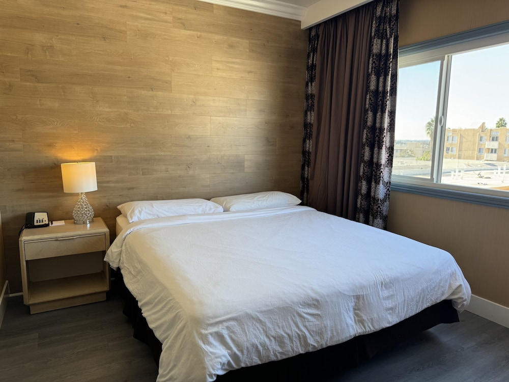Garden Suite Hotel 24/56