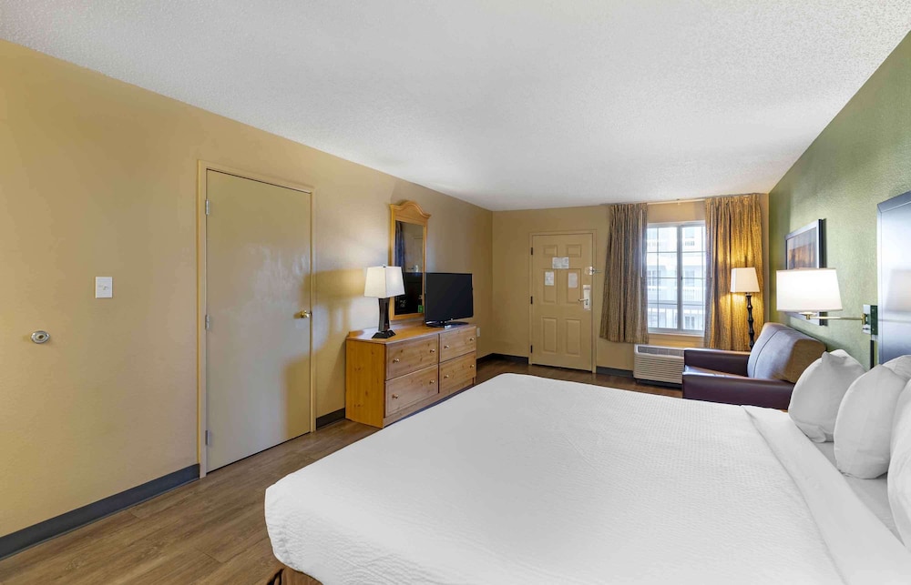 Extended Stay America Select Suites Denver Cherry Creek 9/55