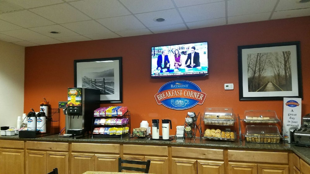 Baymont By Wyndham Midland Airport 26/32