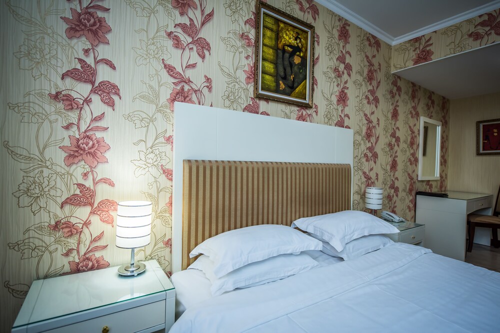 G Empire Hotel 18/66