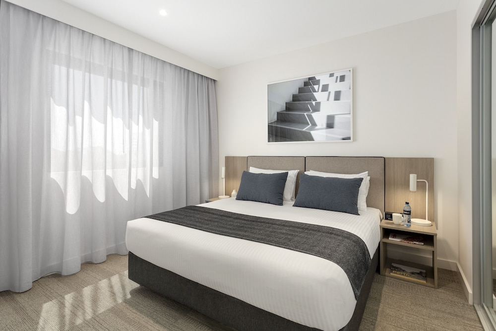 2 BEDROOMS, APARTMENT