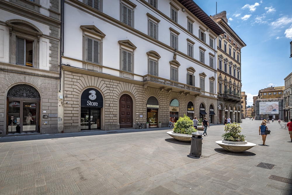 Martelli 6 Suite And Apartments 45/53
