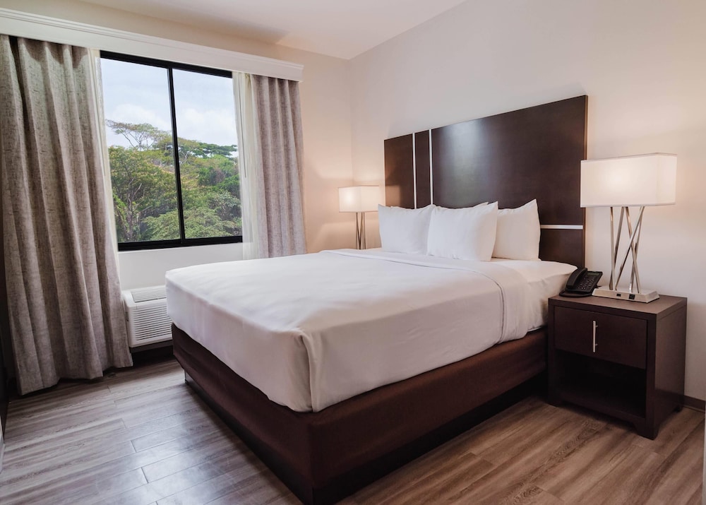 Comfort Inn & Suites Tobago 8/50