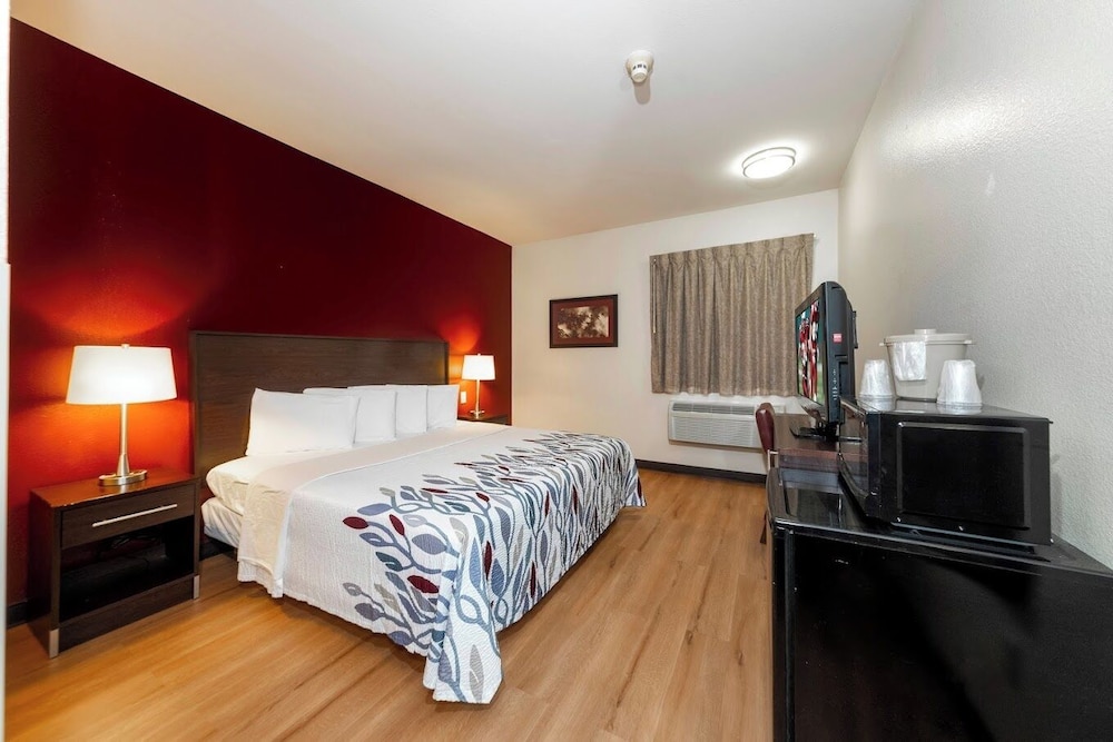 Red Roof Inn St Robert - Ft Leonard Wood 12/54