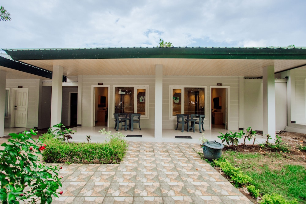 Sylvia Resort Komodo Labuan Bajo 2/70