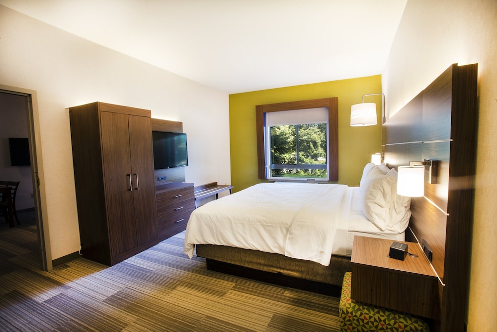 Holiday Inn Express Bethlehem Airport Allentown Area 27/80
