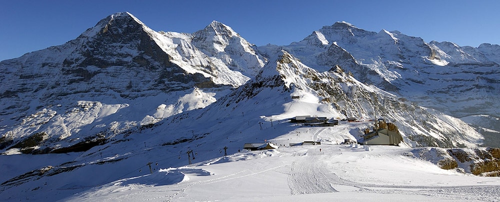 Jungfrau Hotel 45/54