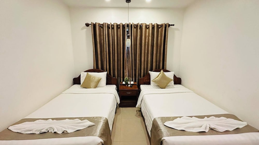Holy Angkor Hotel 43/65