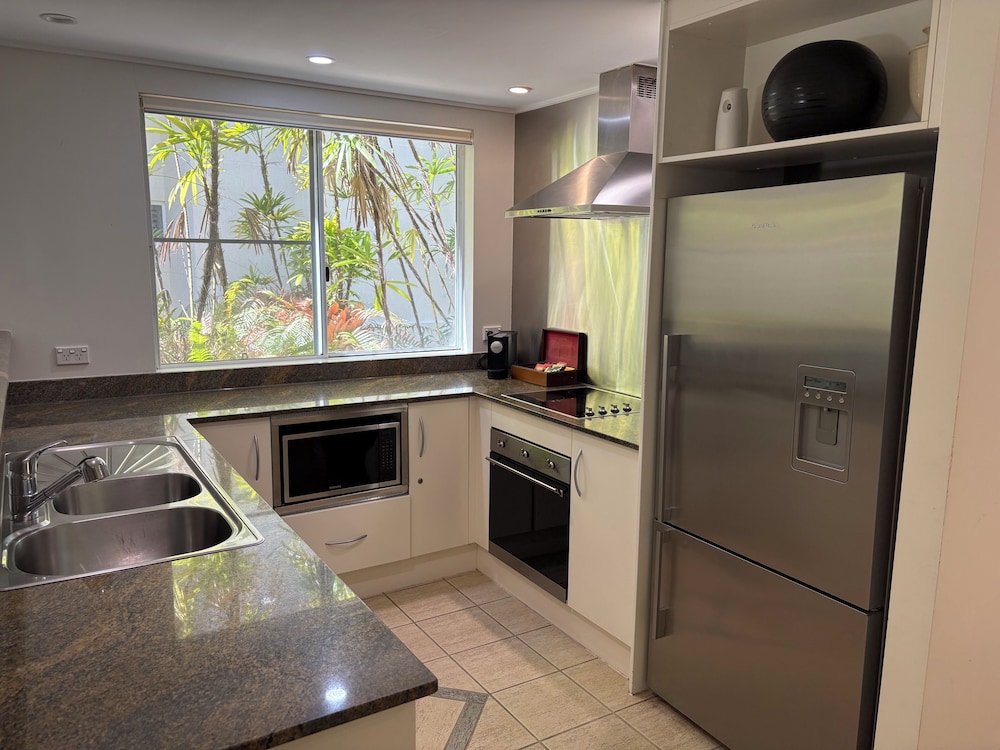Mandalay Luxury Beachfront Apartments 12/59