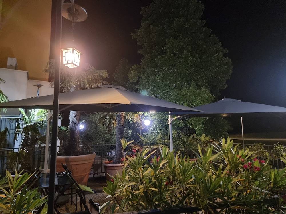 Hotel Le Relais Pau Lons 49/53