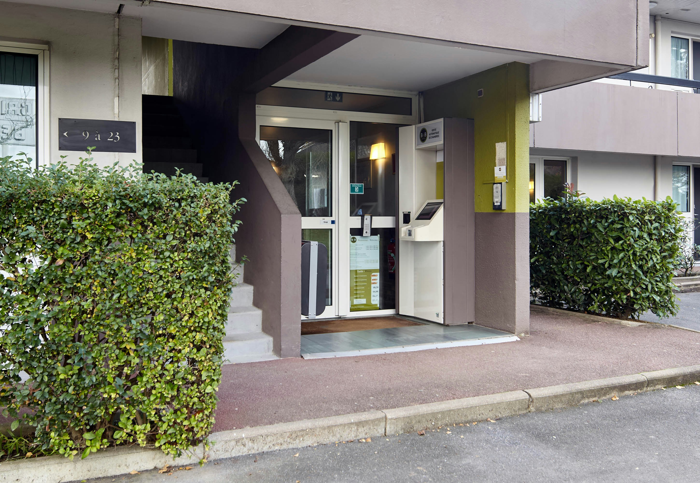 B&B HOTEL Saclay 29/32
