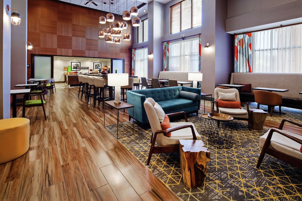 Hampton Inn & Suites Chino Hills 26/34