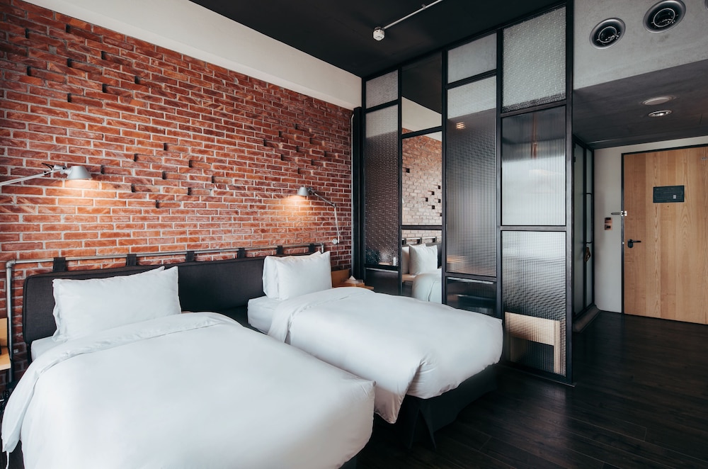 SUPERIOR, TWIN BEDS