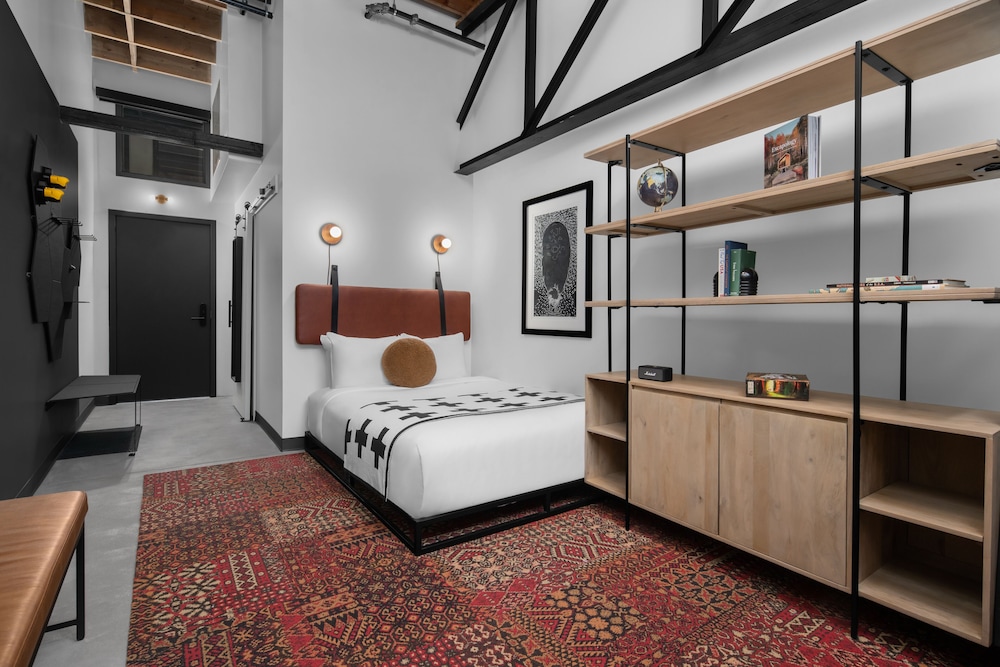 Evo Hotel 24/69