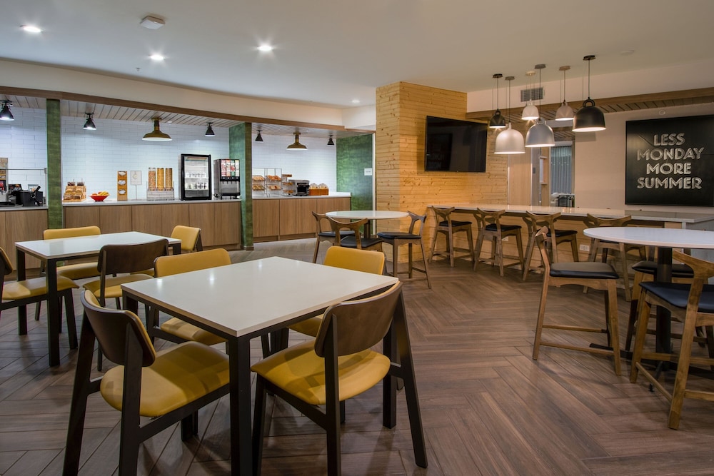 Fairfield Inn & Suites by Marriott Houston Katy 34/43